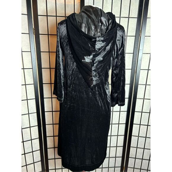 Harry Potter Black Velvet Hooded Robe - Picture 5 of 9